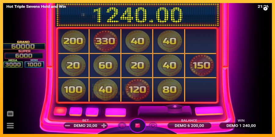 Hot Triple Sevens Hold & Win játékgép pénzért, kép 4